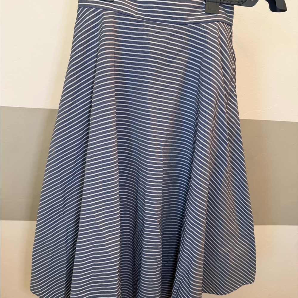 Uniqlo Navy and White Striped A-Line zipper & hook closure Skirt small
